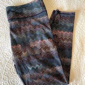 Large Fabletics leggings